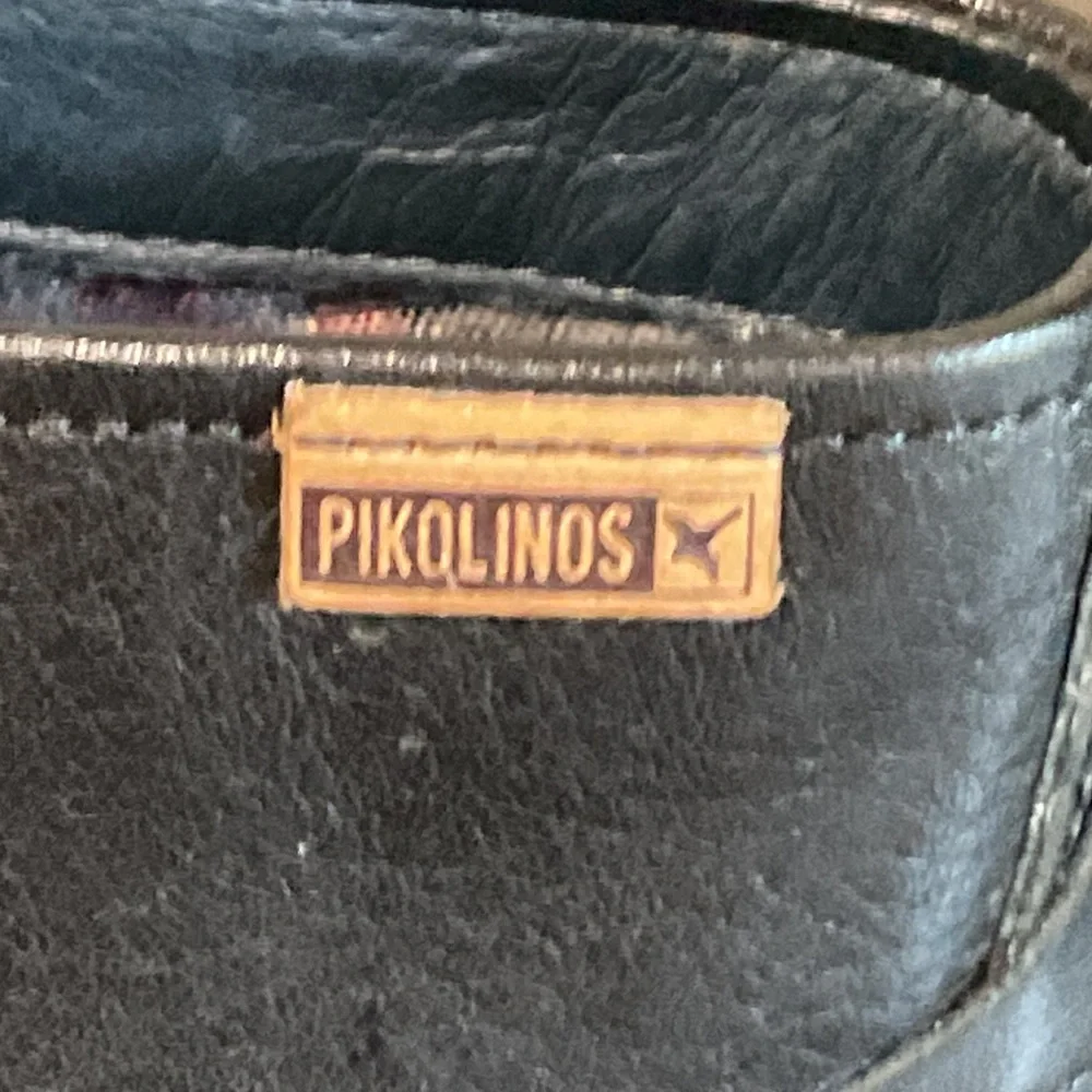 PIKOLINOS classic black